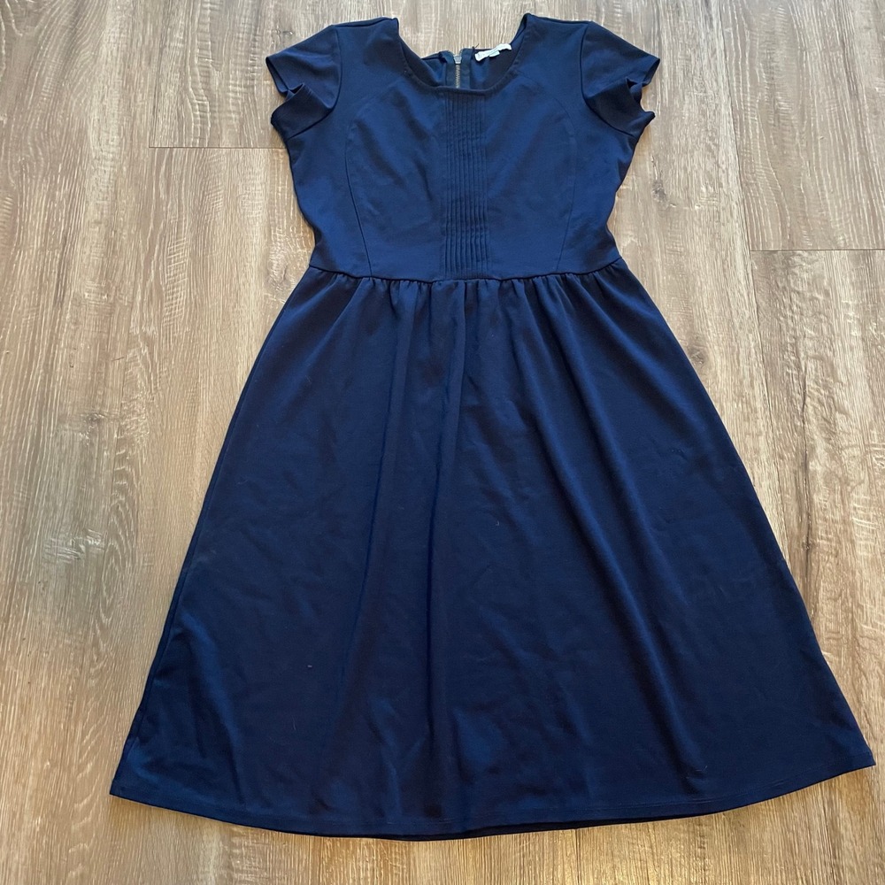 DownEast Womens Dress M Navy Blue Poly Rayon Blend Pintuck Fit Flare Cap Sleeve